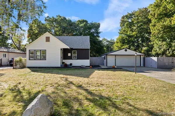 2349 ELLERY Avenue, Waterford, MI 48327