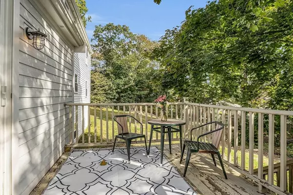 100 Gotham Hill Dr, Marshfield, MA 02050