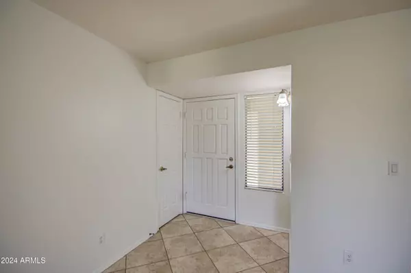 609 S Palo Verde Way, Mesa, AZ 85208