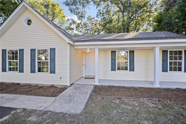 5630 Plantation Oaks DR, Theodore, AL 36582