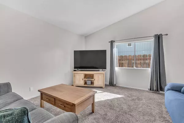 2976 Terry Avenue, Clovis, CA 93612