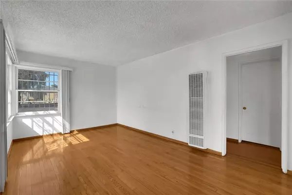 655 W 106th ST, Los Angeles, CA 90044