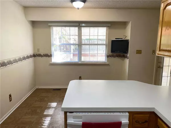 905 Park AVE, Leavenworth, KS 66048