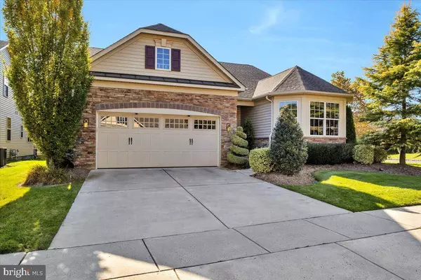 2 LEONARDO LN, West Berlin, NJ 08091