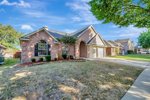 5209 White Sands Drive, Fort Worth, TX 76137