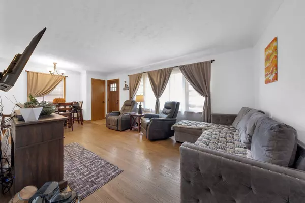 1134 Hall AVE, West Saint Paul, MN 55118