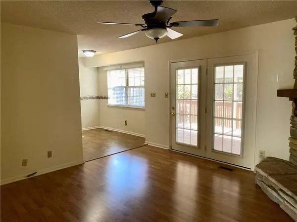 905 Park AVE, Leavenworth, KS 66048