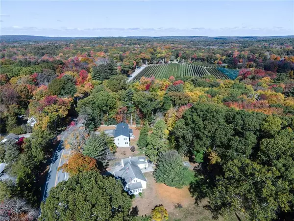 99 Pole Bridge RD, Scituate, RI 02857