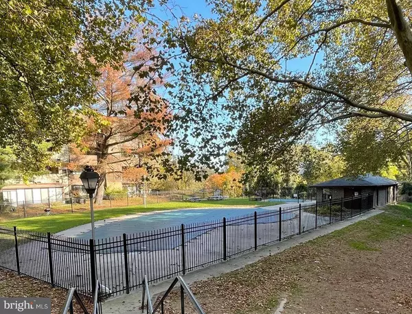 1802 SNOW MEADOW LN #102, Baltimore, MD 21209