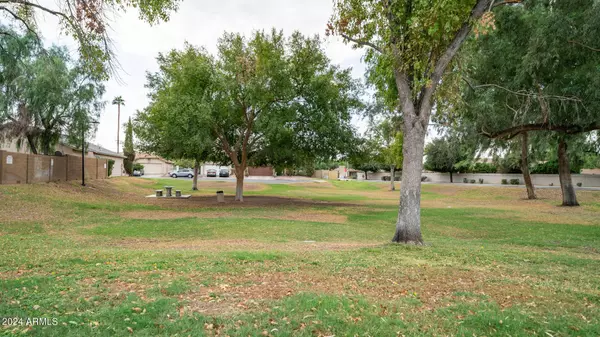 6458 W DELMONICO Lane, Glendale, AZ 85302