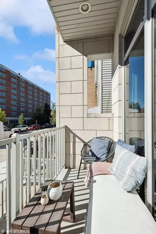 1432 W Chestnut Street #1, Chicago, IL 60642