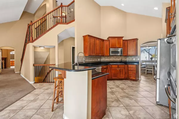 112 S BONNEVILLE LN W, Kaysville, UT 84037