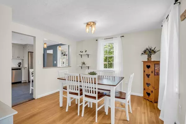 100 Gotham Hill Dr, Marshfield, MA 02050