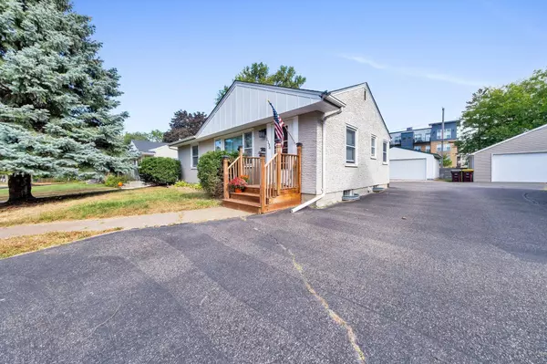 1134 Hall AVE, West Saint Paul, MN 55118