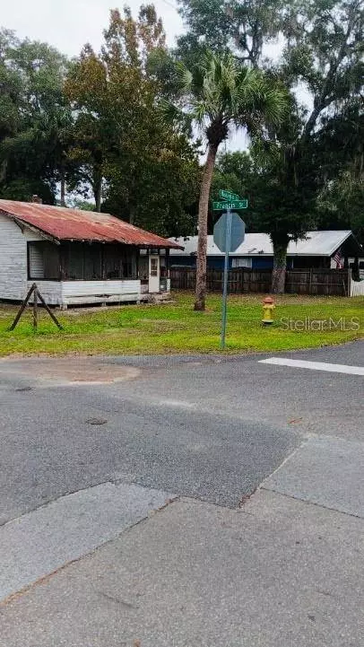 100 E WASHINGTON ST, Interlachen, FL 32148