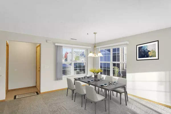 912 Penny LN #912, Sycamore, IL 60178