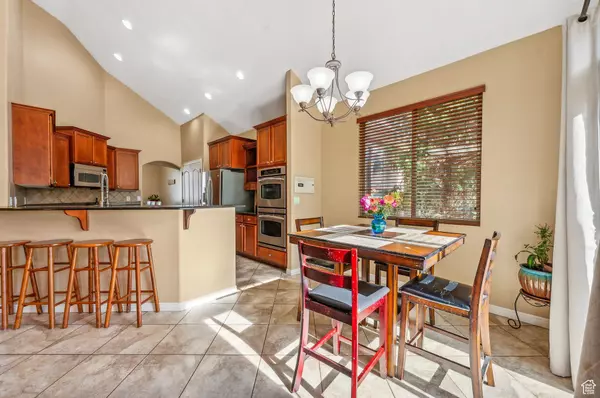 112 S BONNEVILLE LN W, Kaysville, UT 84037