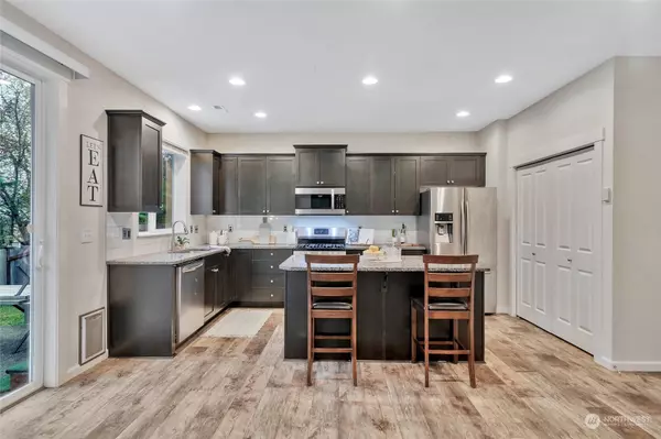 1022 32nd ST NW, Puyallup, WA 98371