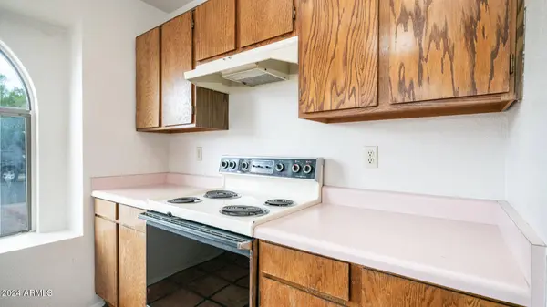 6458 W DELMONICO Lane, Glendale, AZ 85302