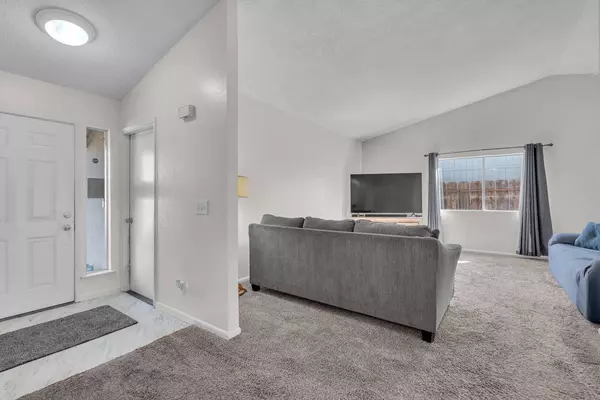 2976 Terry Avenue, Clovis, CA 93612