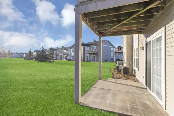 912 Penny LN #912, Sycamore, IL 60178