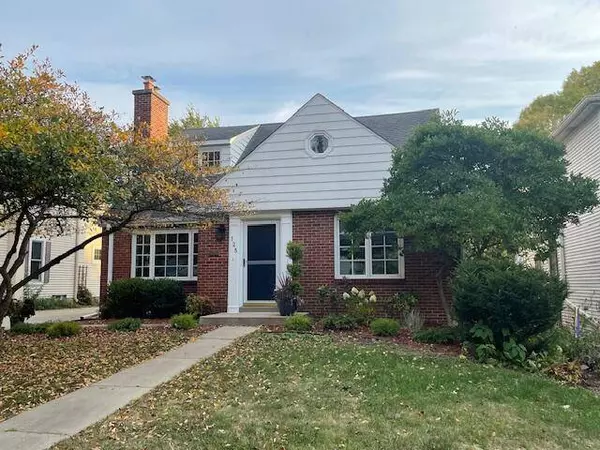 125 W Montclaire, Whitefish Bay, WI 53217