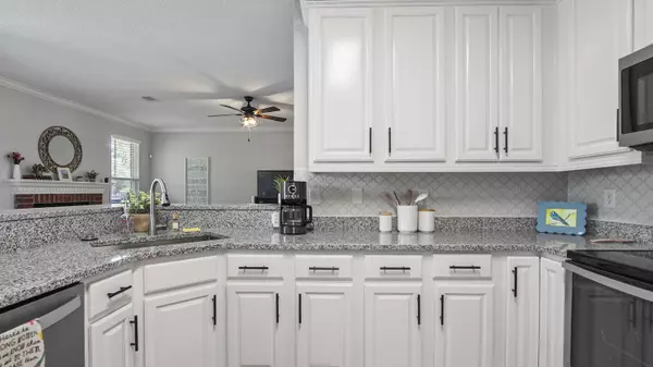 348 W Club House Drive, Freeport, FL 32439