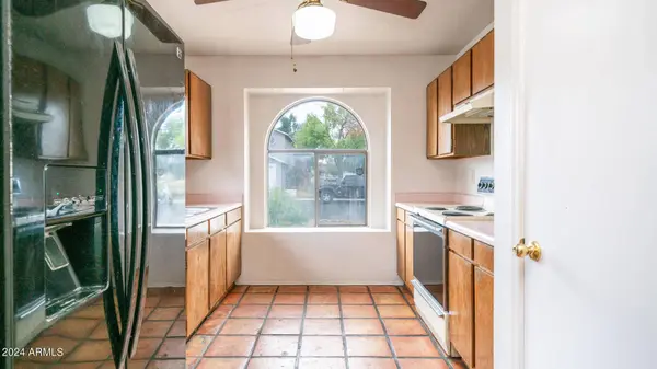 6458 W DELMONICO Lane, Glendale, AZ 85302