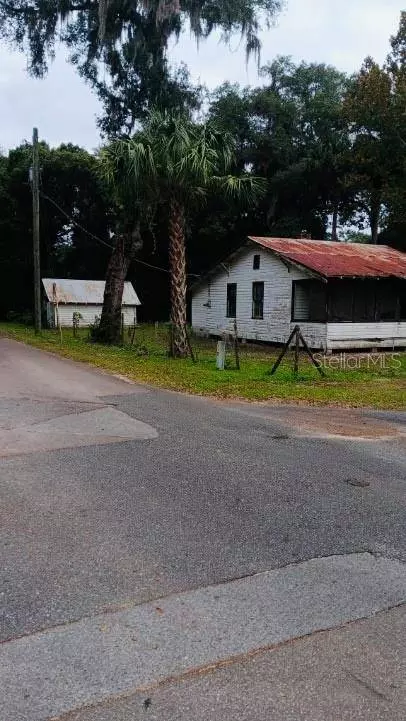 100 E WASHINGTON ST, Interlachen, FL 32148