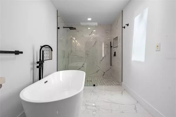 7461 SPARKLING LAKE RD, Orlando, FL 32819