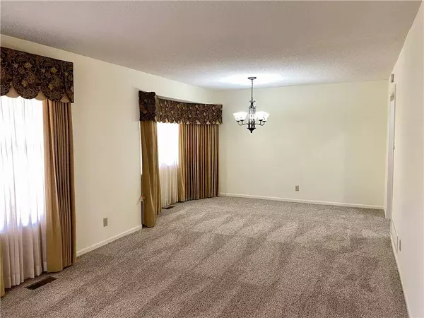 905 Park AVE, Leavenworth, KS 66048