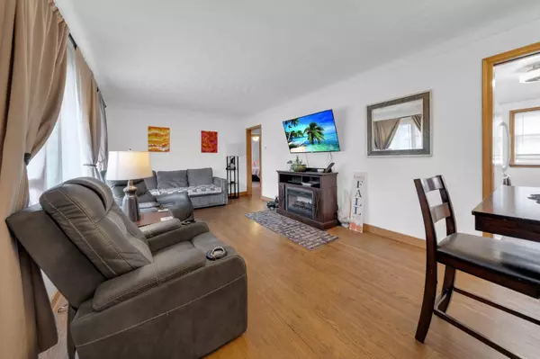 1134 Hall AVE, West Saint Paul, MN 55118