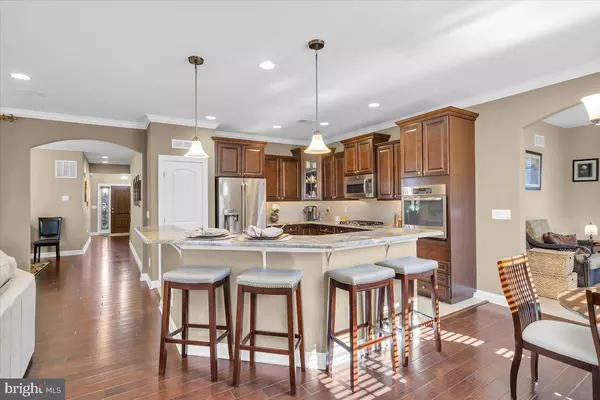 2 LEONARDO LN, West Berlin, NJ 08091