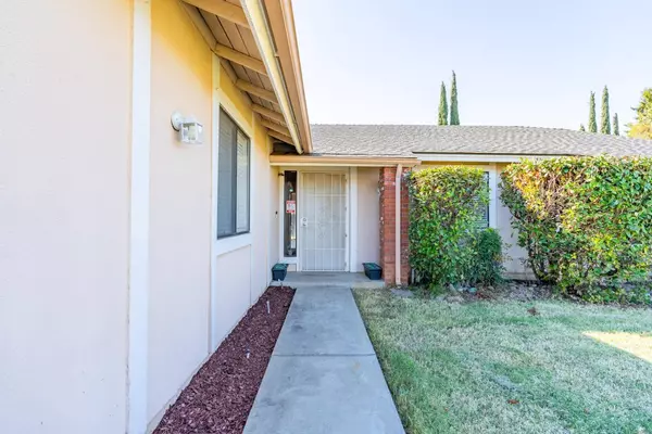 2976 Terry Avenue, Clovis, CA 93612