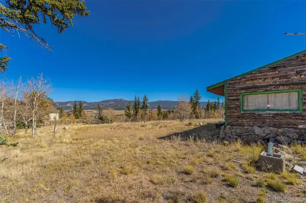 902 Cumberland DR, Jefferson, CO 80456