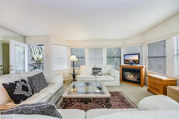 2069 Flycaster PT, Naples, FL 34120