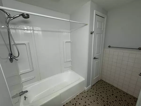 12 Woodland St #15, Everett, MA 02149