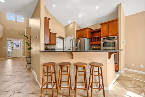 112 S BONNEVILLE LN W, Kaysville, UT 84037