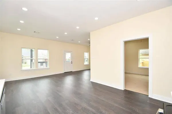 8010 Livingston ST, Houston, TX 77051