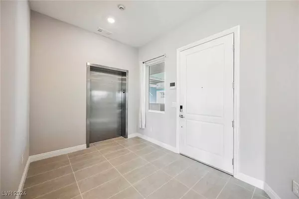 9201 Las Manaitas Avenue #401, Las Vegas, NV 89144