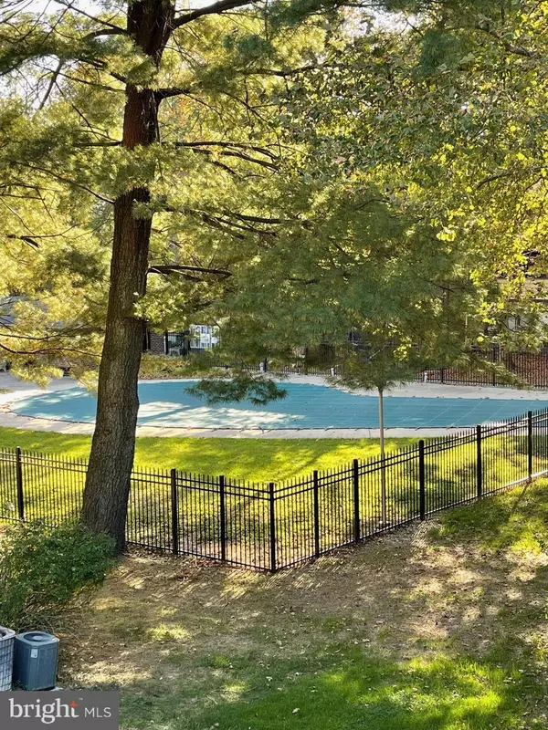 1802 SNOW MEADOW LN #102, Baltimore, MD 21209