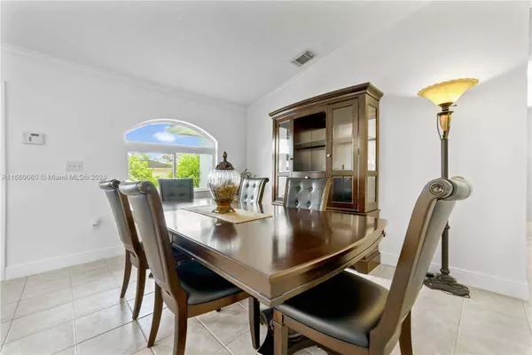 14237 SW 165th St, Miami, FL 33177