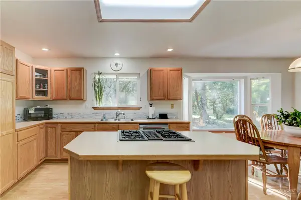 7129 Johnson Point RD NE, Olympia, WA 98506