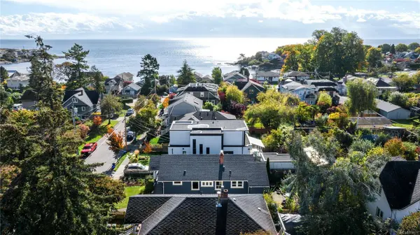 228 Irving Rd, Victoria, BC V8S 3Z9