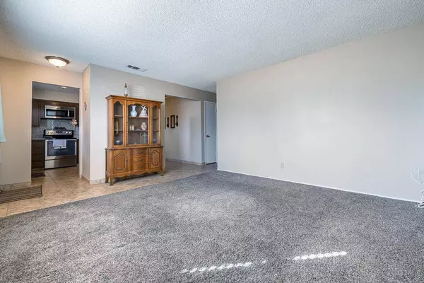 1711 Hampton Avenue, Clovis, CA 93611