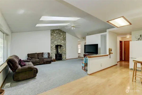 7129 Johnson Point RD NE, Olympia, WA 98506