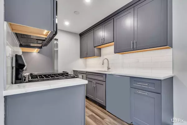 745 Heritage DR #10305, Hoffman Estates, IL 60169