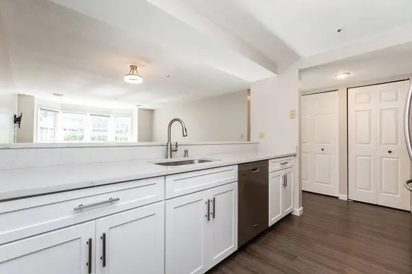 148 Main St #B134, North Andover, MA 01845