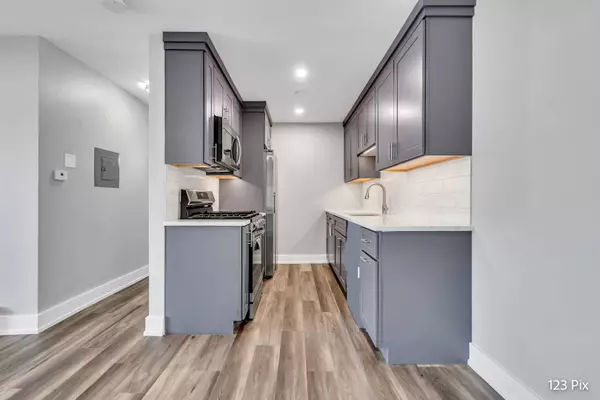 745 Heritage DR #10305, Hoffman Estates, IL 60169