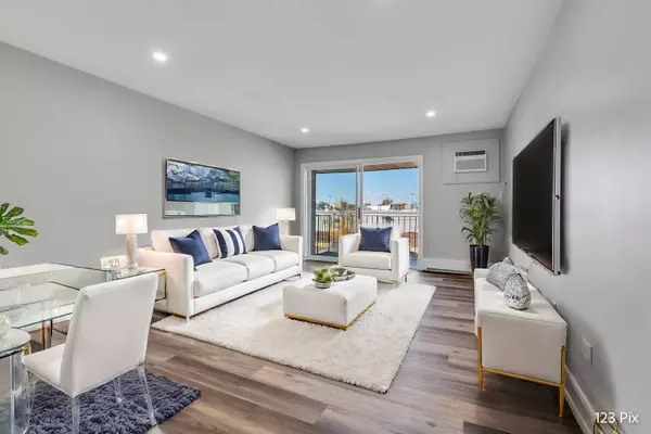 745 Heritage DR #10305, Hoffman Estates, IL 60169